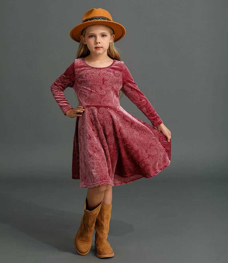 New Winter and Autumn Velvet Emed Dress for Preschool Girls Long Sleeve Swing A-Line Twist Skateboard Dress for 2-8 Years Z250214