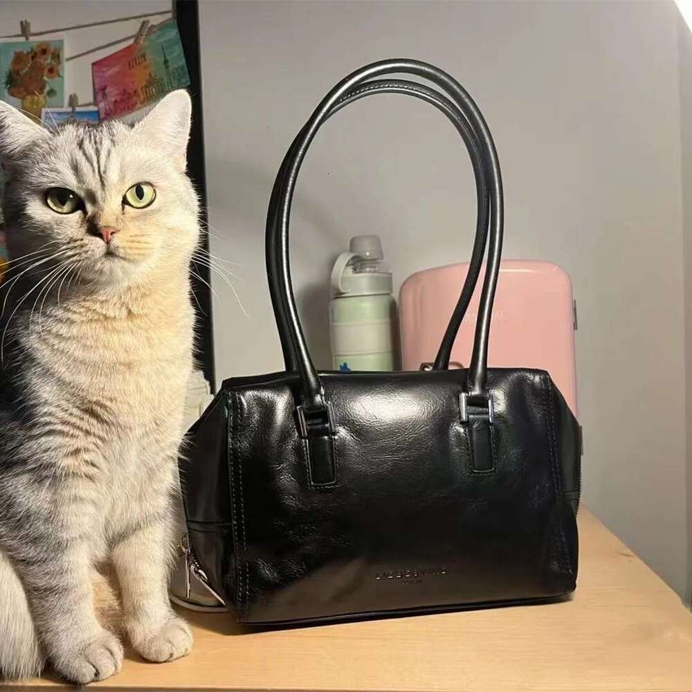 Liebeskind Oil Wax Leather Top Layer Cowhide KAYLA Zipper Large Capacity Single Shoulder Handbag From Germany