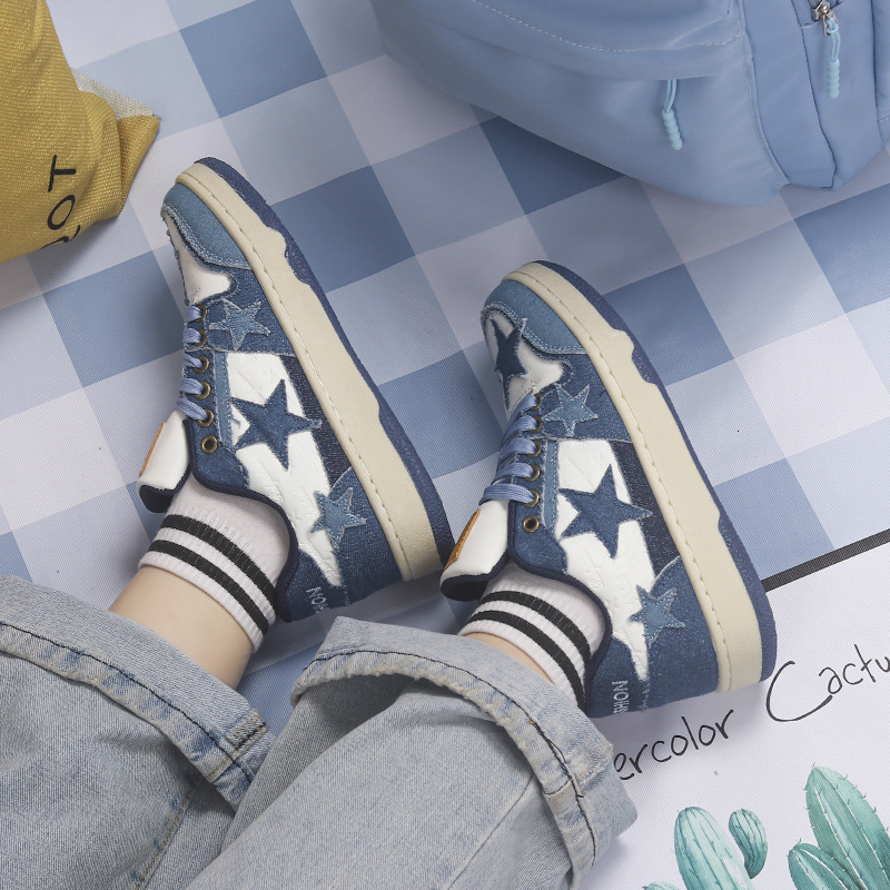 2025 New Fashion Small Group Designer Same Style Multi Functional Couple Star Fashion Student Casual Board Shoes Korean Shoes