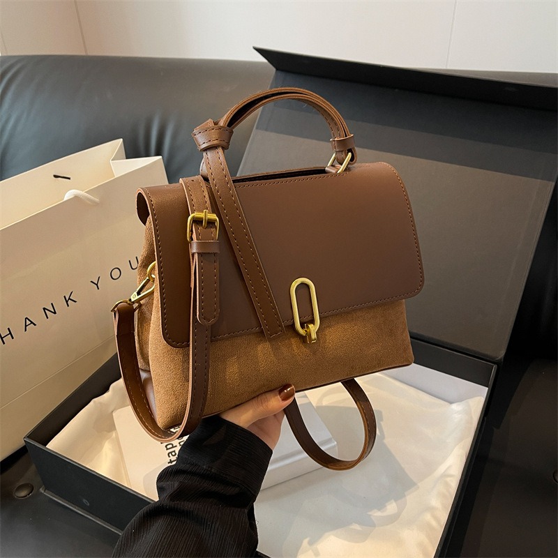 Chic All-in-One Purse Convertible Shoulder and Crossbody Carryall Ideal for On-the-Go Comfort