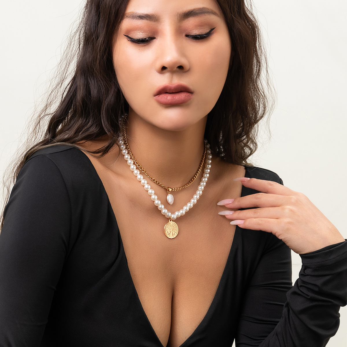 women fashion Jewelry minimalist style imitation pearl chain necklace, fashionable beaded figure hip-hop necklace