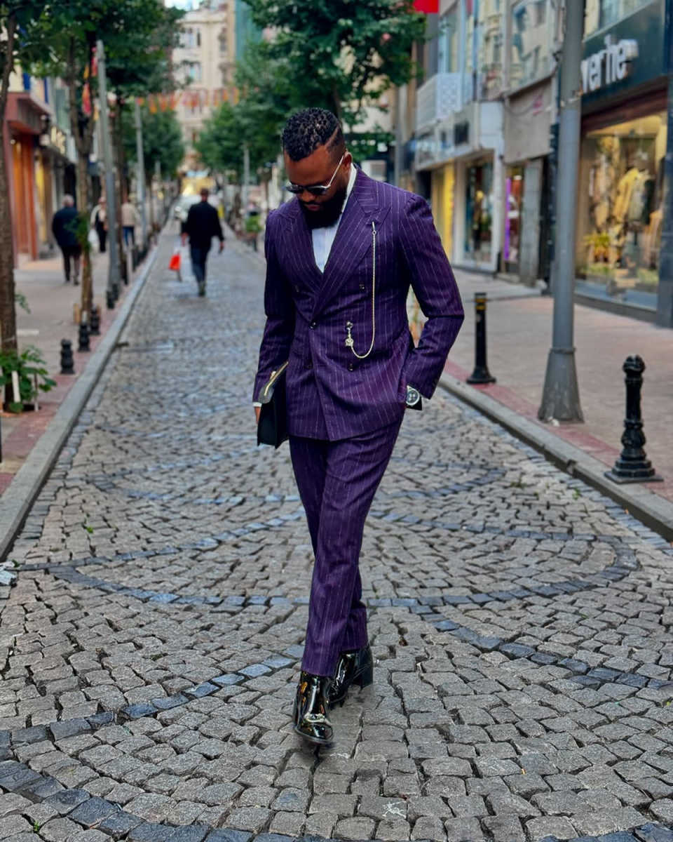 Simple Wedding Tuxedos Pinstripe Double Breasted Men Suits Peaked Lapel 2 Piece Set Jacket Pants Handsome Groom Blazers Customized