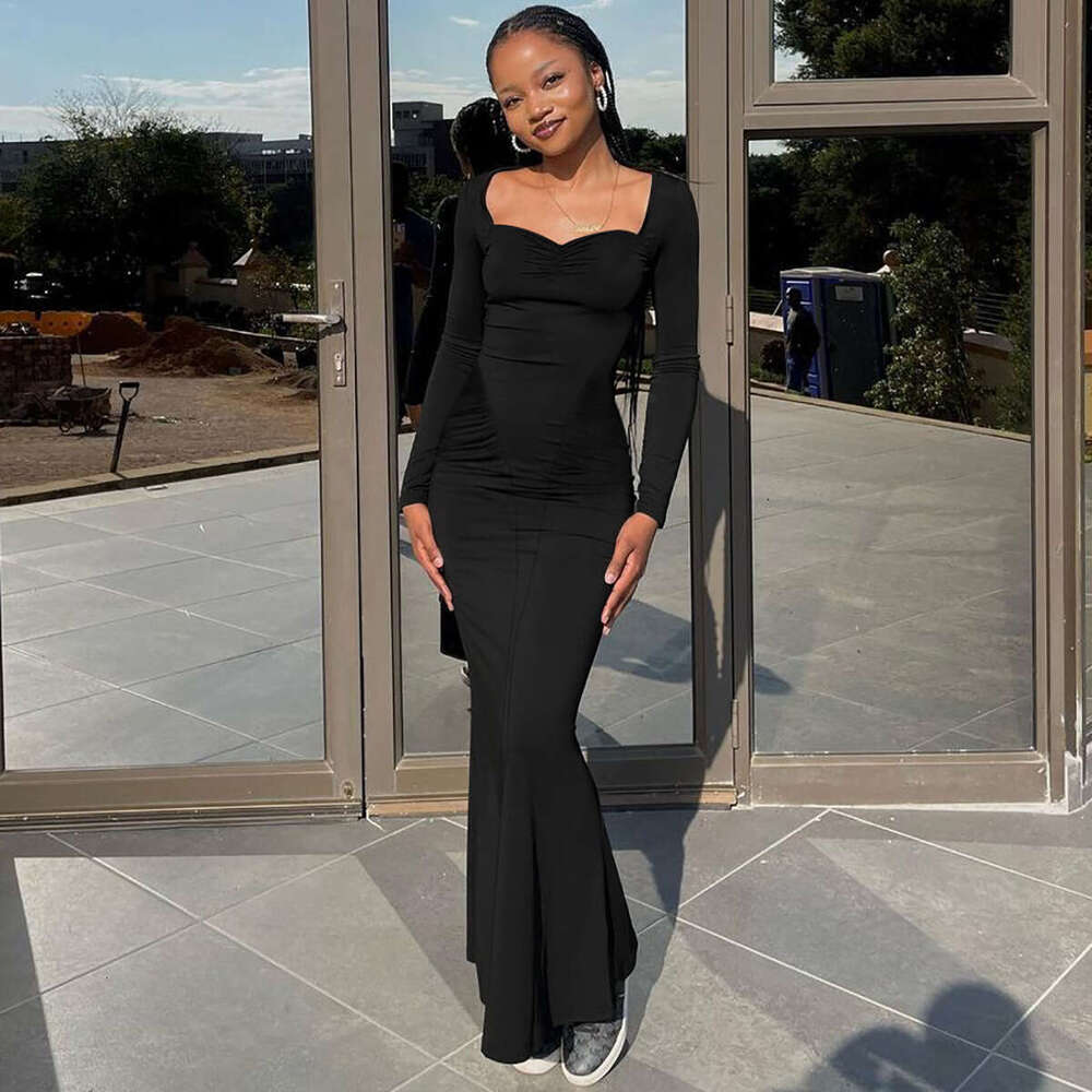 Hot selg women's in Europe America autumn fashionable and sexy slim fit pleated long sleeved dress women wholesale, versatile temperament for 202