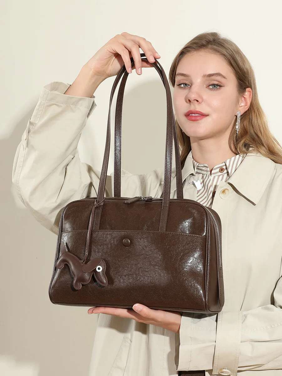 Autumn And Winter Women's High-End Hand-Held Pillow Retro Vegetable Tanned Cowhide Large Capacity Shoulder Bag