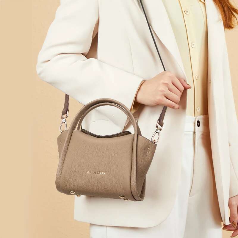 2024 New Soft Leather Mother Casual Versatile Yuao Cabbage Basket Handheld Crossbody Mini Phone Bag