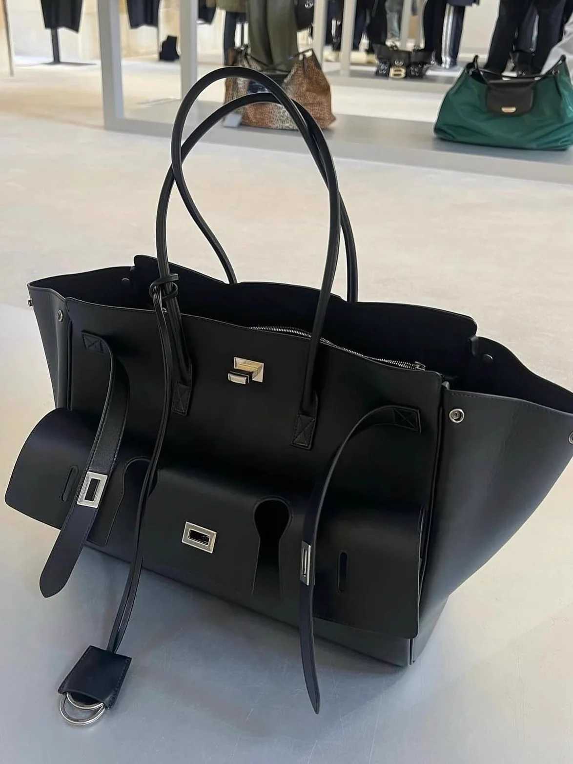 Fem Hobo Handbag Large Capacity Shoder Bags Big Stylsih Tote Bag Ladies Leather Hobos Messenger Bags Wen Shopper Bag Z250214