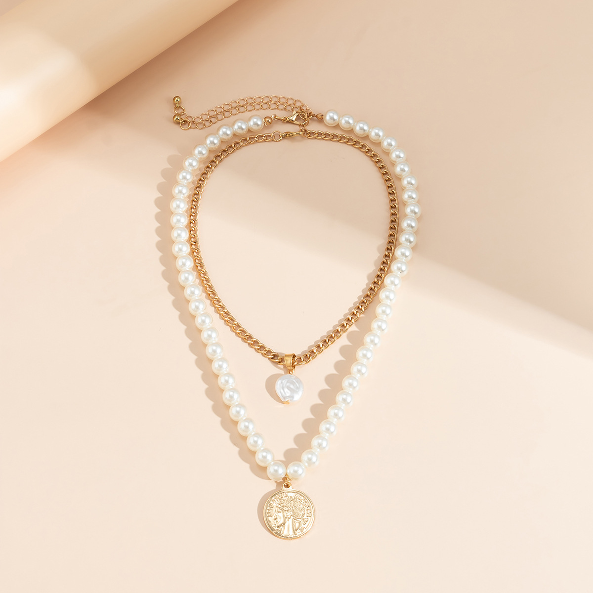 women fashion Jewelry minimalist style imitation pearl chain necklace, fashionable beaded figure hip-hop necklace