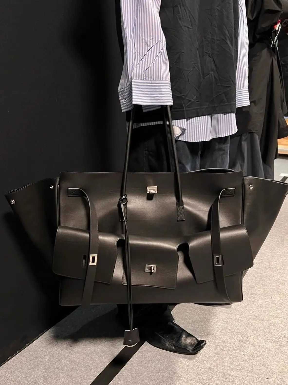 Fem Hobo Handbag Large Capacity Shoder Bags Big Stylsih Tote Bag Ladies Leather Hobos Messenger Bags Wen Shopper Bag Z250214