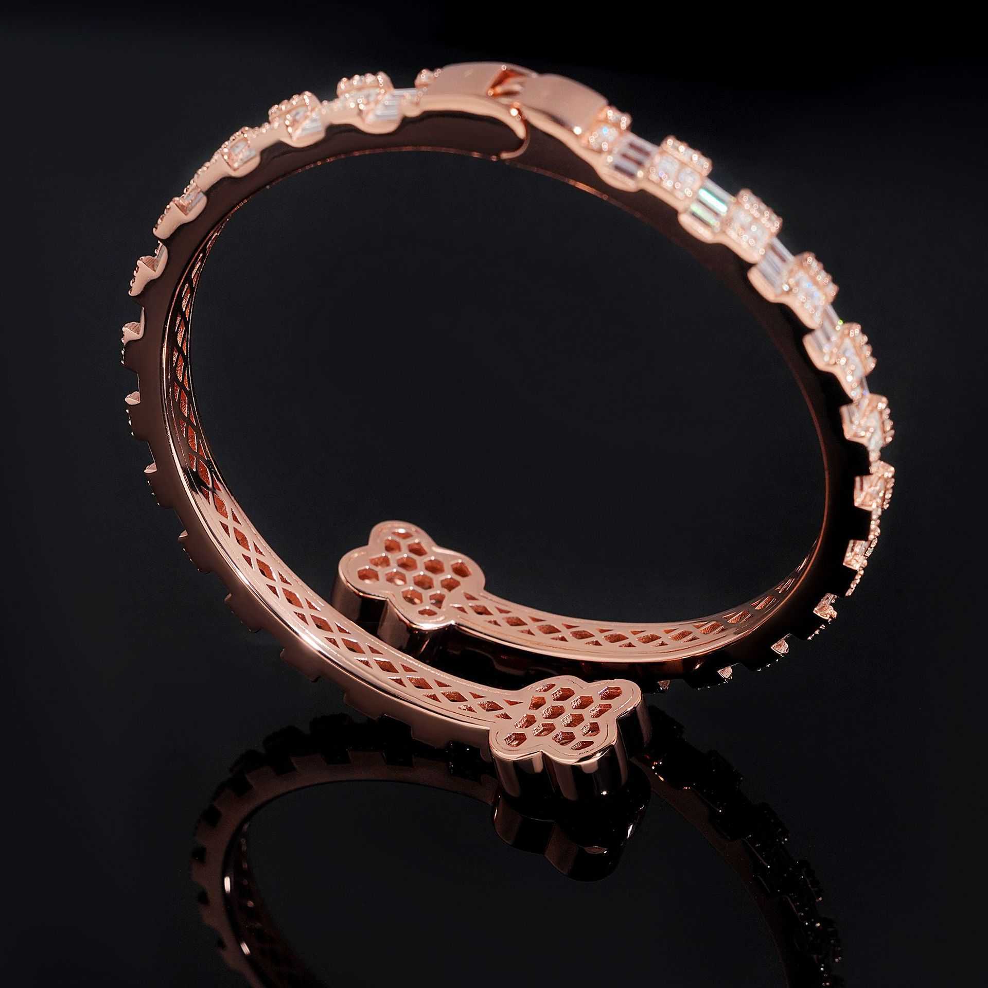 New 925 Silver Set D-Color Moissanite Clover Bracelet Hip Hop Fashion Trend High end Bracelet