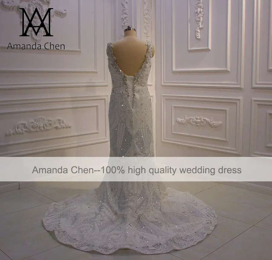 High Quality Custom Spaghetti Straps Wedding Dress with Lace Appliques and Detachable