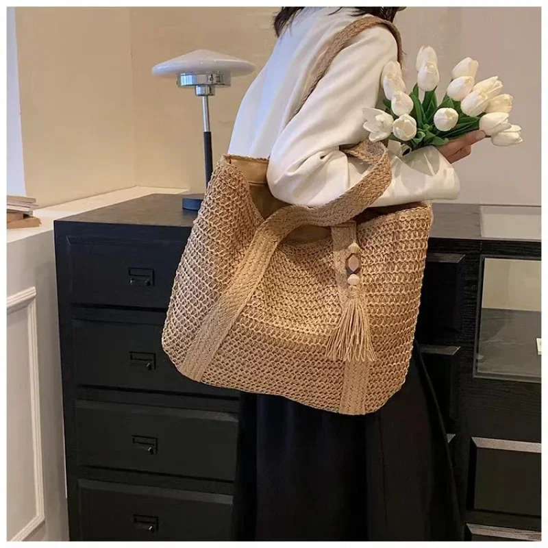 Fashion Straw Summer Large Capacity Tote Bag Women Shoulder Bag Handmade Woven Bag Fresh Rural Handheld Grass Woven Women Bag 250207