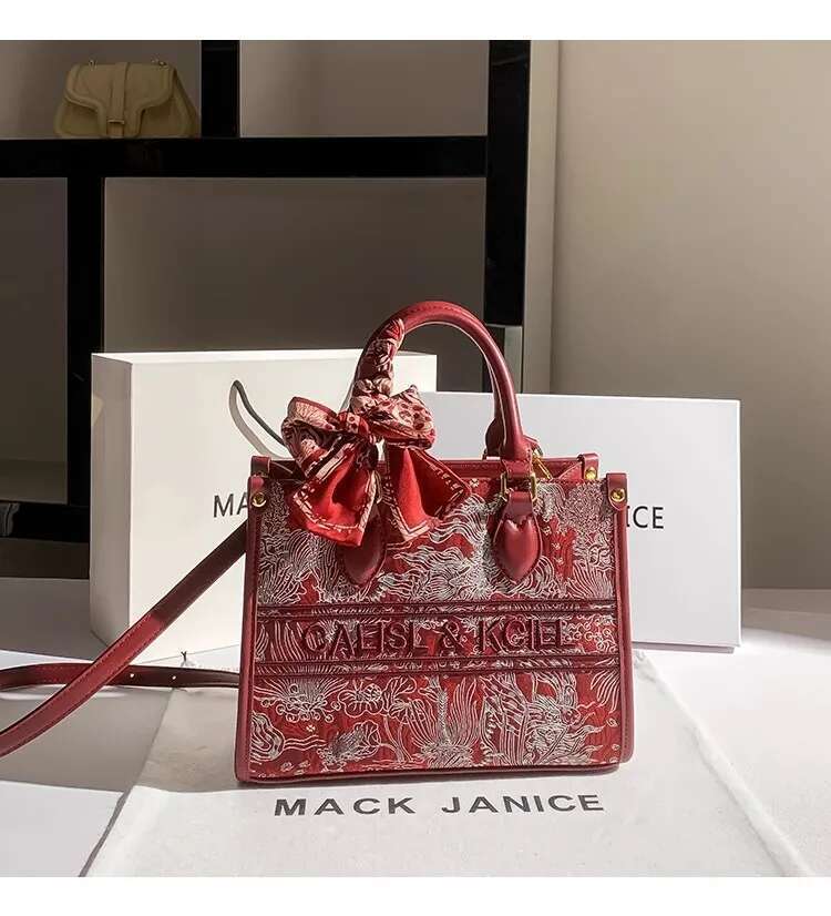 Large Capacity Fashion Casual Tote Red Color Embroidery Women Handbag High Quality Lady Purse Shoulder Messenger Bag