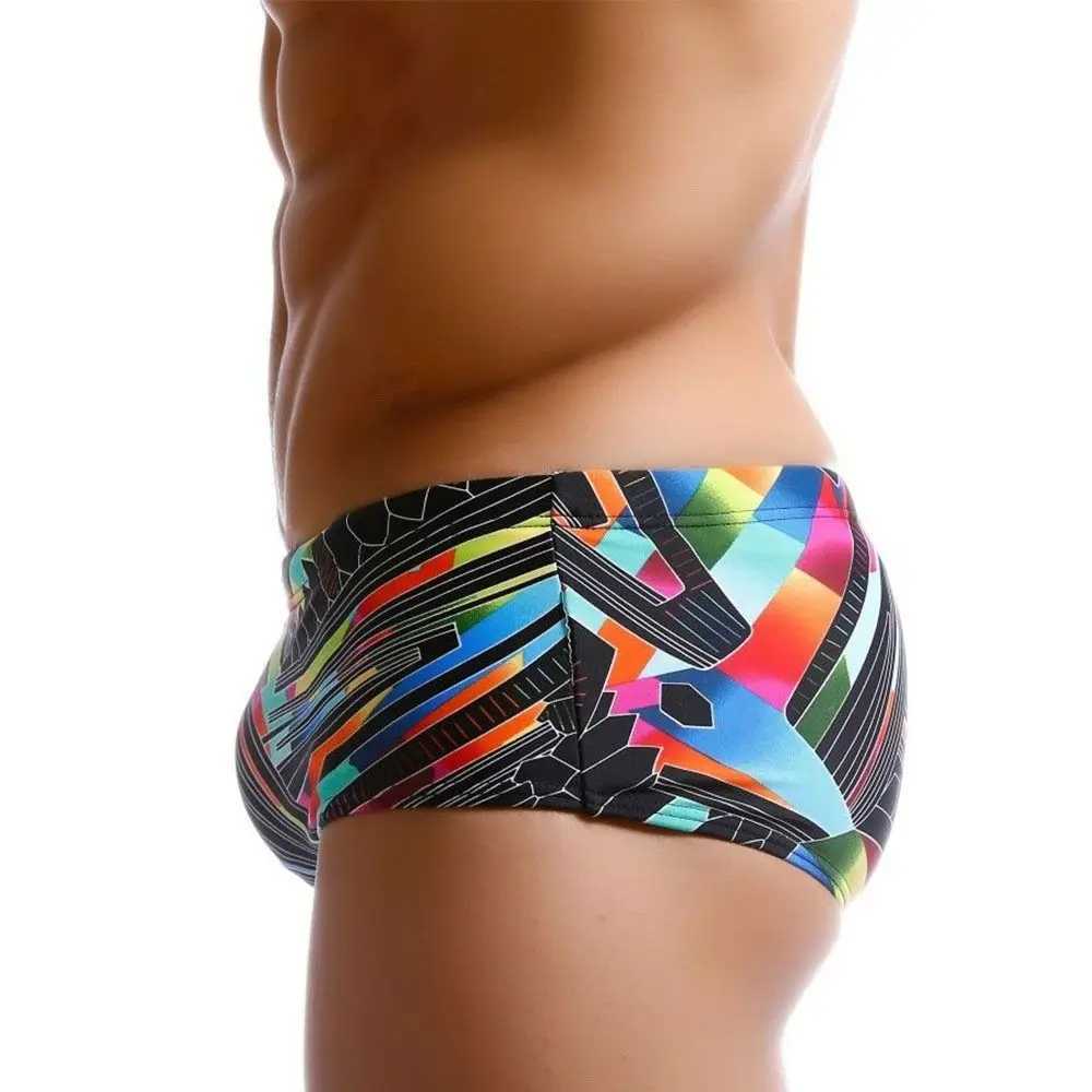 Breathable Mens Swimwear Trunks Triangular Elastic Mens Swimwear Irregular Printing Colored Lines Male Swimsuit W250214