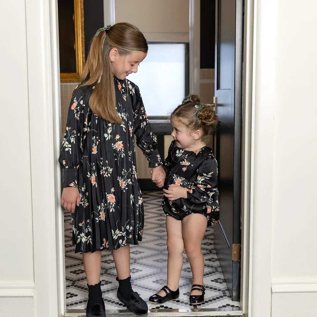 AP Floral Pleated Satin Collection 2025 Autumn Long Sleeve Girls Floral Pleated Dress Baby Romper Cute #6007 Z250214