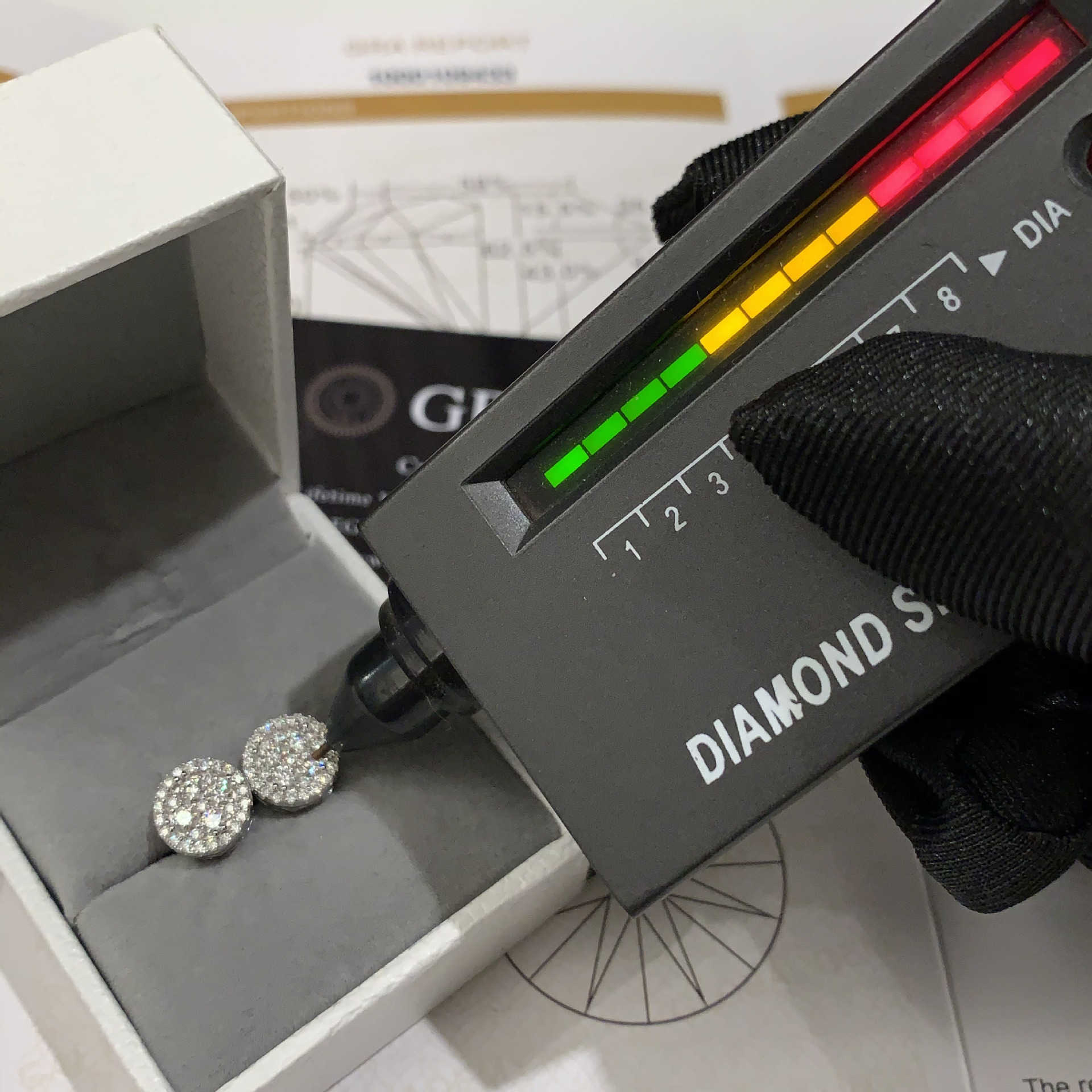 Hot selling round 925 silver moissanite fashionable earrings for men and women can pass the test