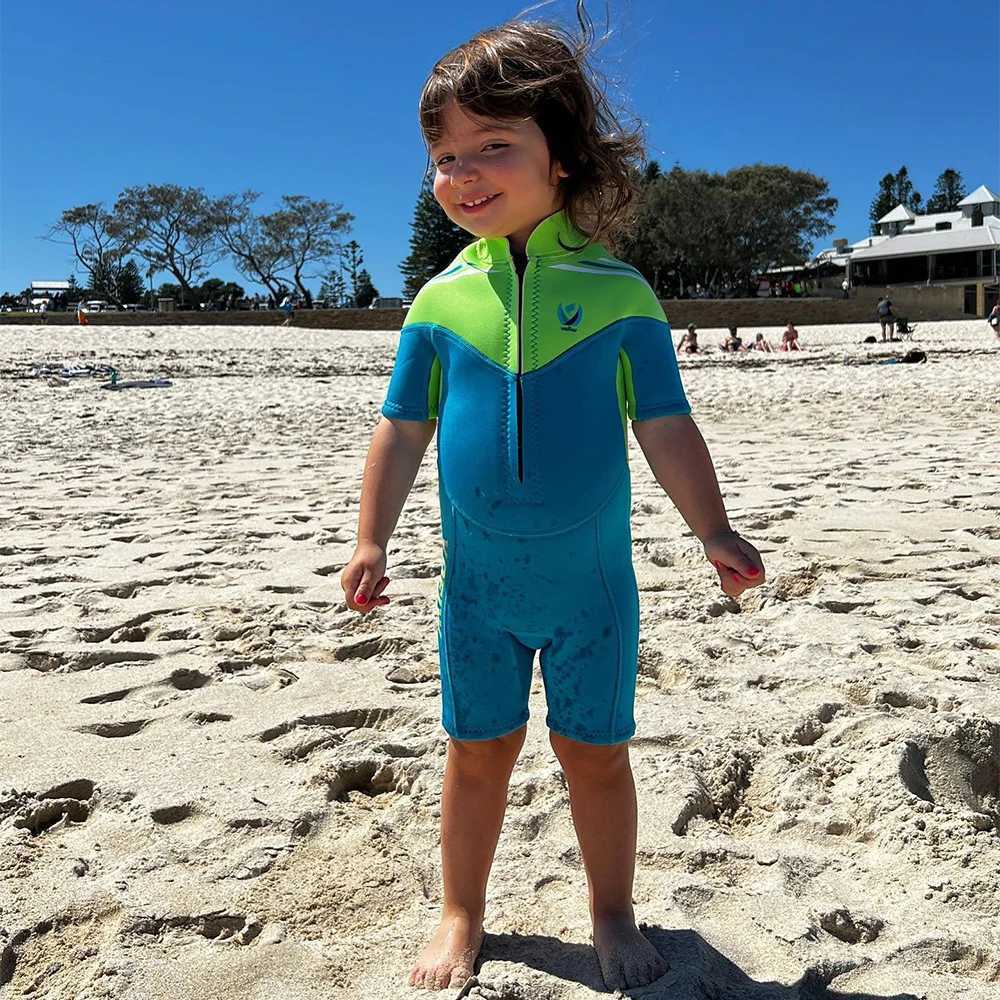 Childrens Wetsuit Boys 3MM Neoprene Short Sleeves Zip Front Thermal Warm Surfing Suit Girls Snorkeling Swimming Suit Swimwear Z250214-1