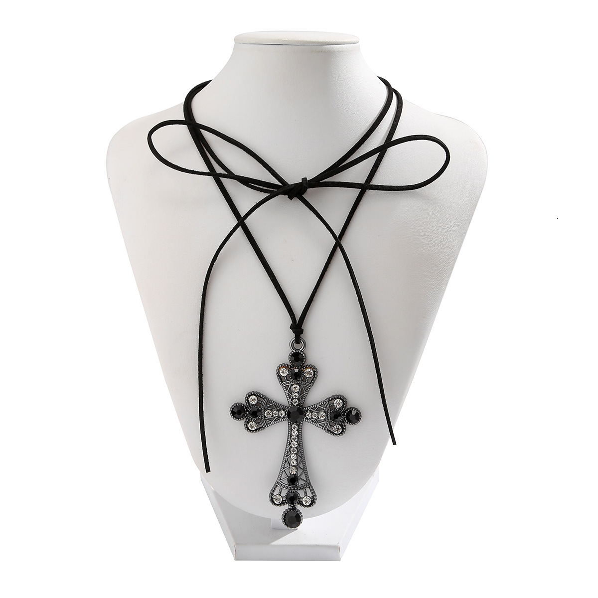 Woman Exaggerated punk style necklace, female niche accessory, cross, rhie drawstring collar, sweet and cool choker