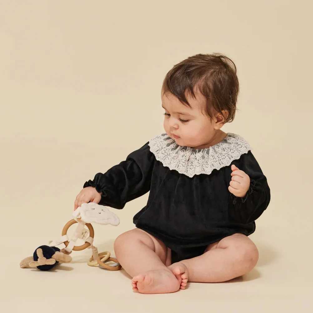 KS Childrens Clothing Toddler Girls Velvet Patchwork Mesh Dresses Newborn Baby Christmas Rompers Lace Jumpsuit Climbing Suit Z250214