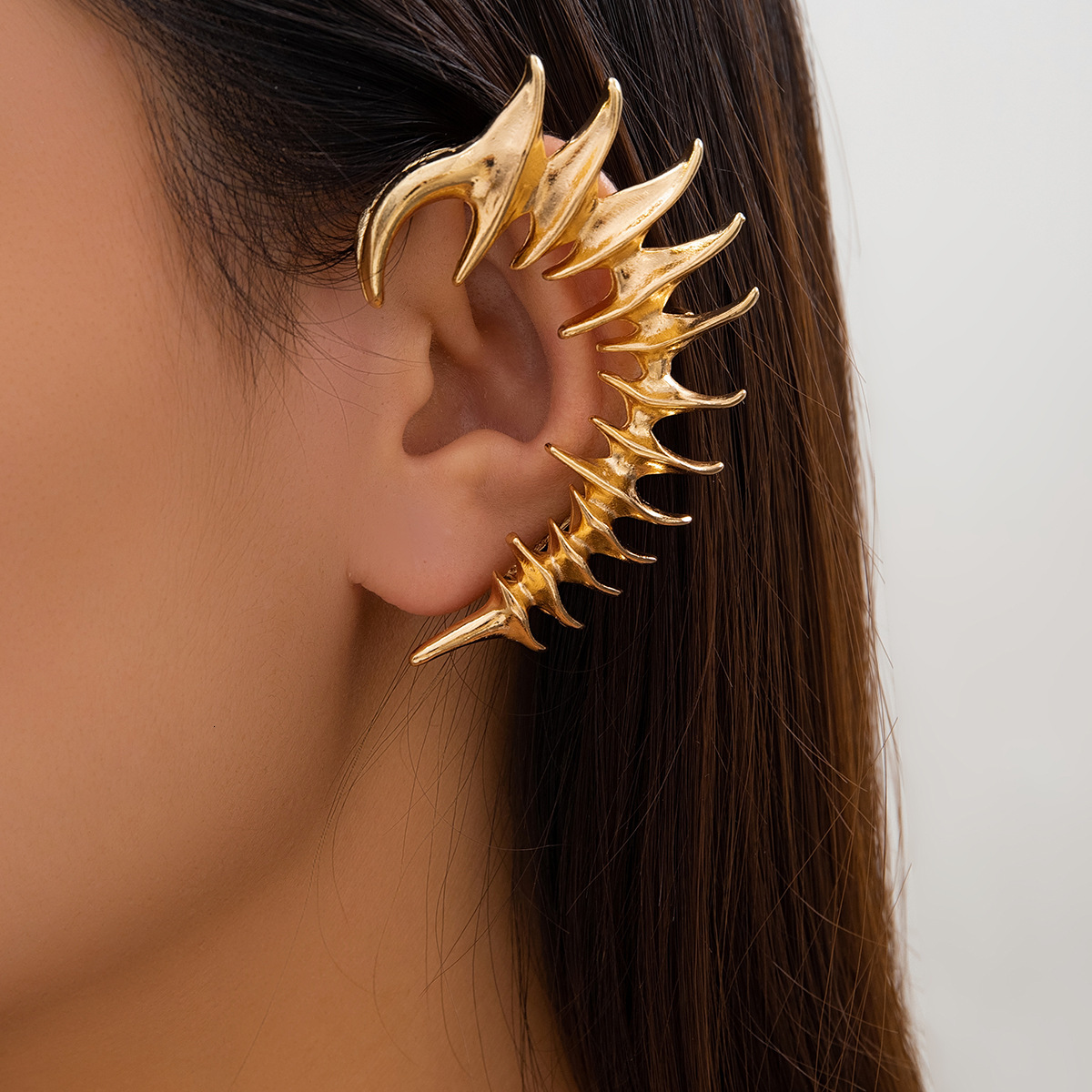 fashion Gothic style spurs, thorns, bone studs, jewelry, sweet and cool spine bones, no holes, hooks, ear clips for women