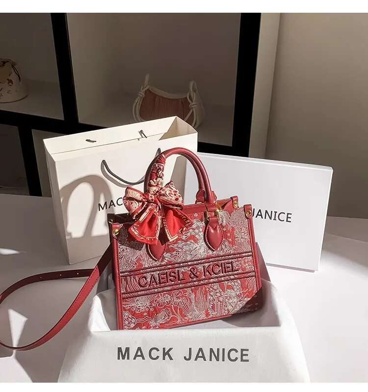 Large Capacity Fashion Casual Tote Red Color Embroidery Women Handbag High Quality Lady Purse Shoulder Messenger Bag