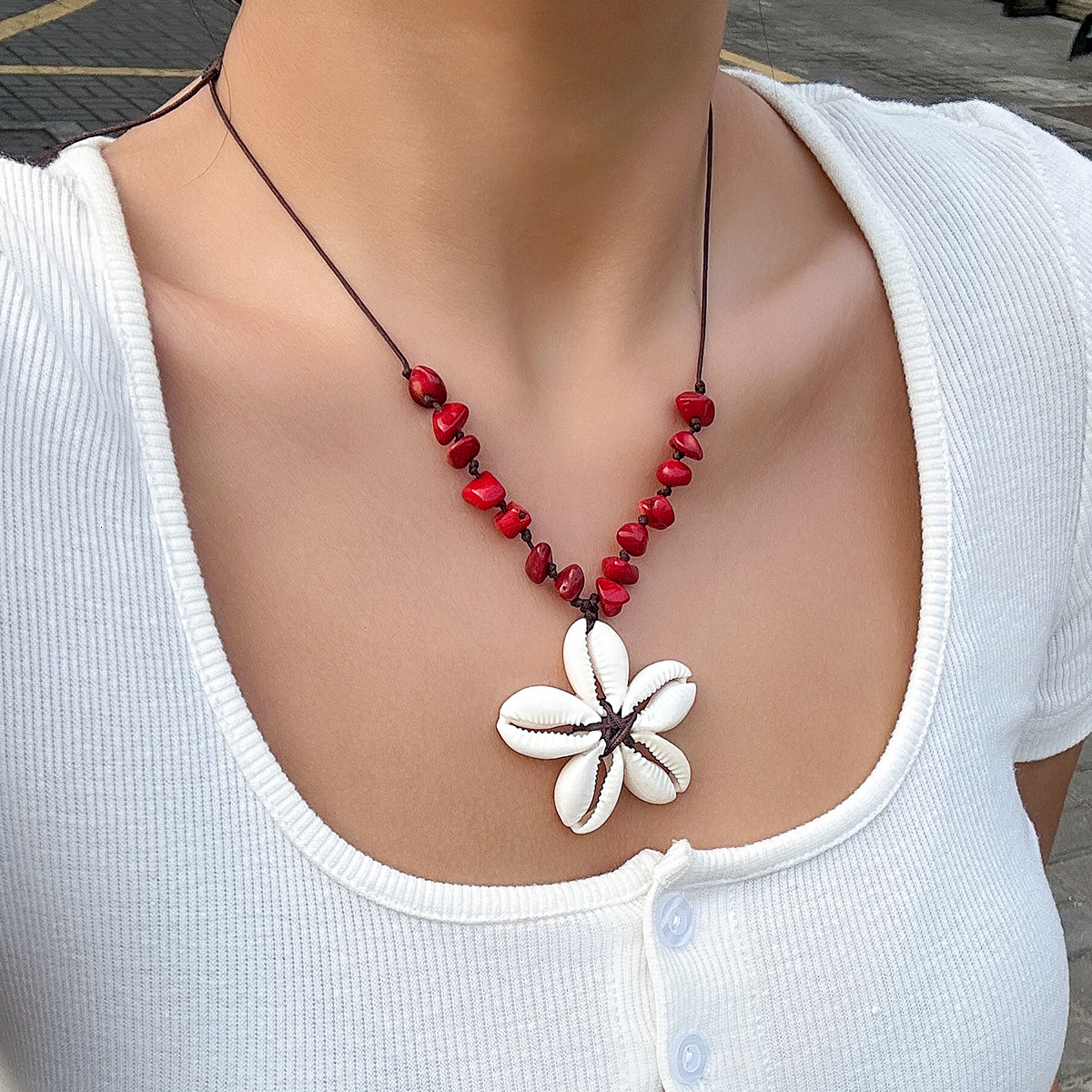 fashion Jewelry ethnic style beaded handmade woven with simple shell and crushed stone Woman wer necklace