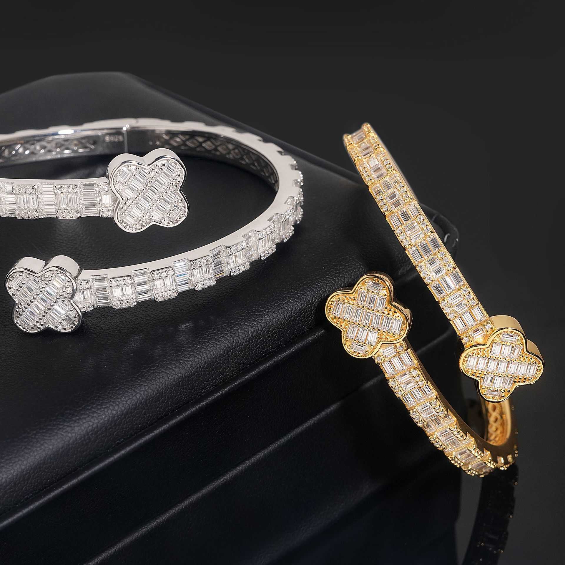 New 925 Silver Set D-Color Moissanite Clover Bracelet Hip Hop Fashion Trend High end Bracelet