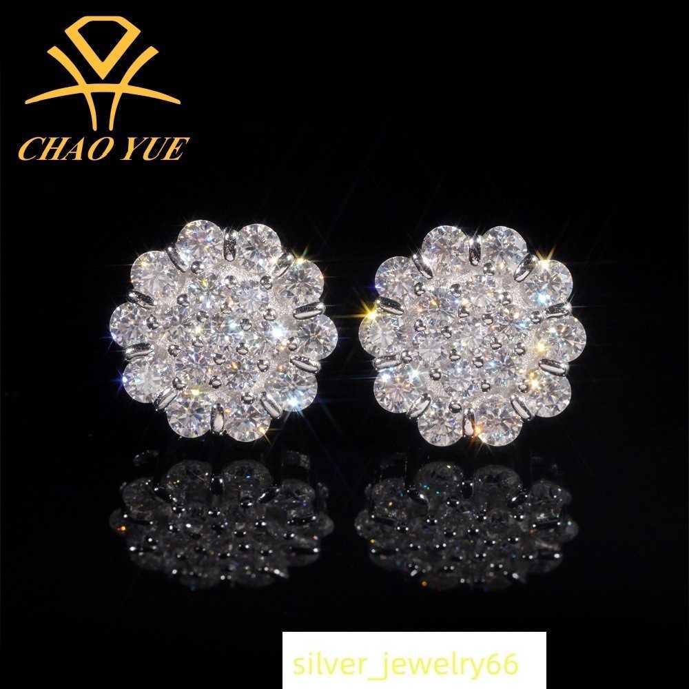 New product 925 silver D color 2.0mm moissanite flower design fashionable earrings straight exquisite jewelry