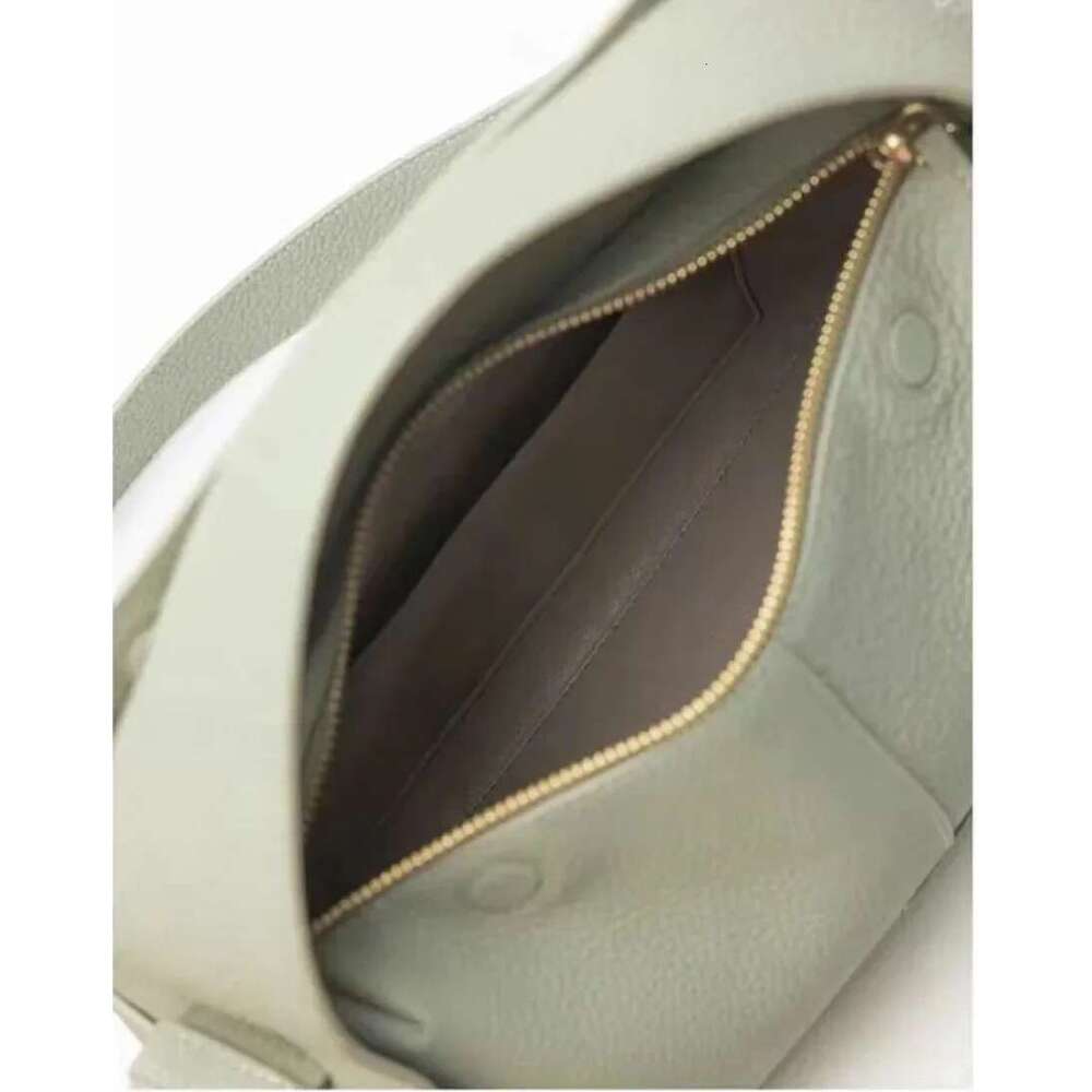 2024 Solid Color Horizontal Niche Crossbody Bag