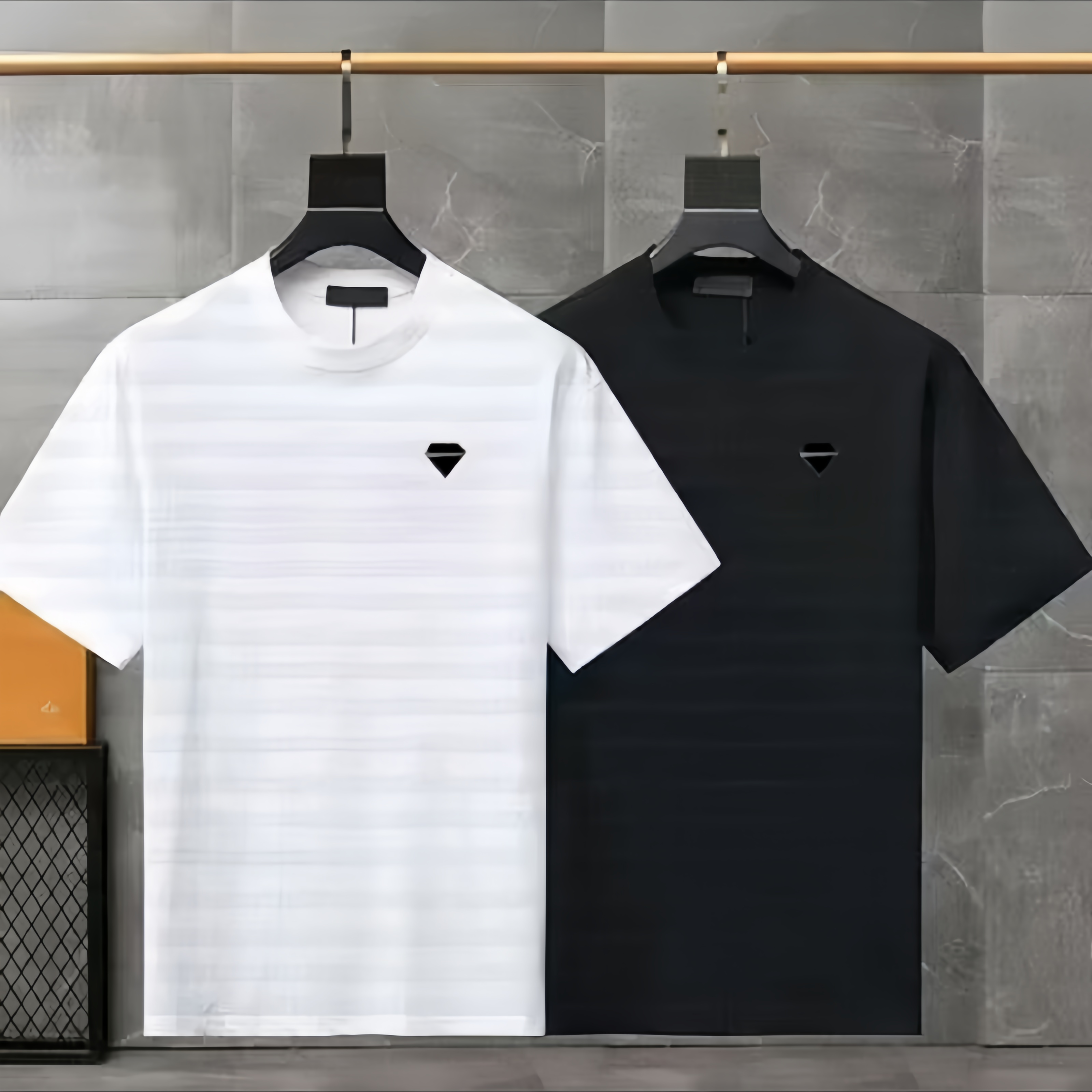 Top Summer Quality TShirt Designer Fashion Polo Mens Men Womens T Shirt