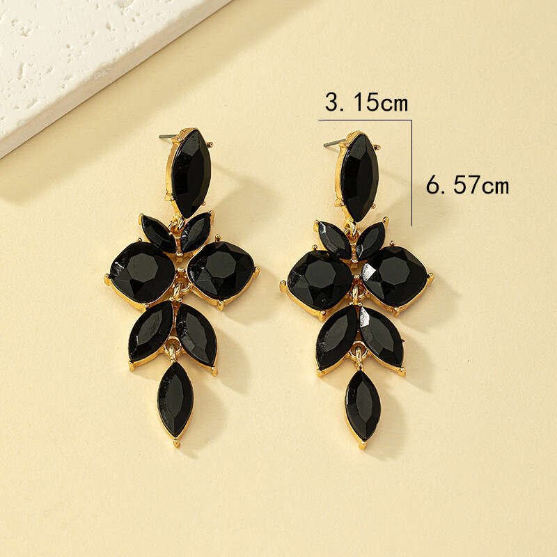 New style with fashionable, simple trendy alloy and dia studded leaf earrings for women