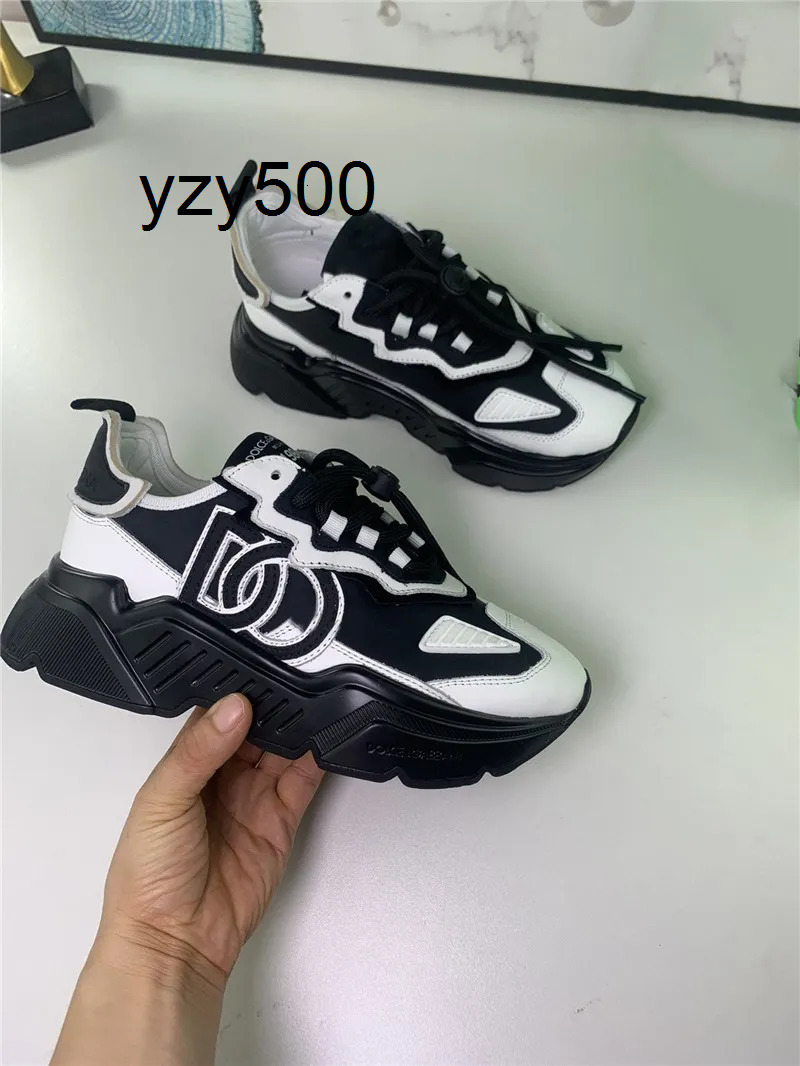 Luxury Designer Daymaster Trainers Sneakers Shoes Low Top Flat Sorrento Print White Black Leather with 6917 dolcely gabannaly gabbanaism dgism d g FNCC