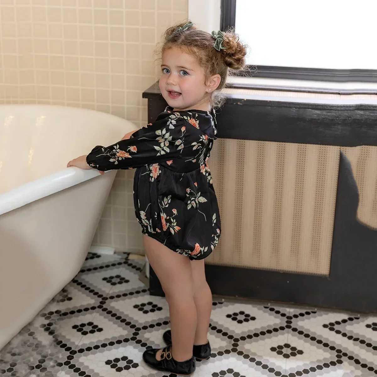 AP Floral Pleated Satin Collection 2025 Autumn Long Sleeve Girls Floral Pleated Dress Baby Romper Cute #6007 Z250214