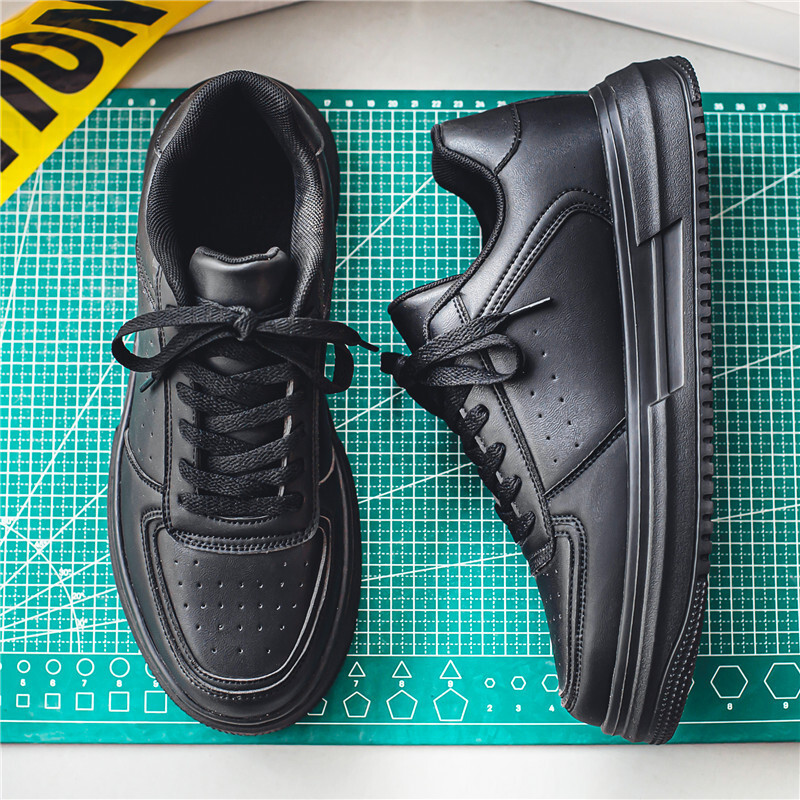 2025 New Chef Men's Shoes Summer Designer Kitchen Specific Anti Slip Waterproof Sports Casual Black Leather Board Shoes