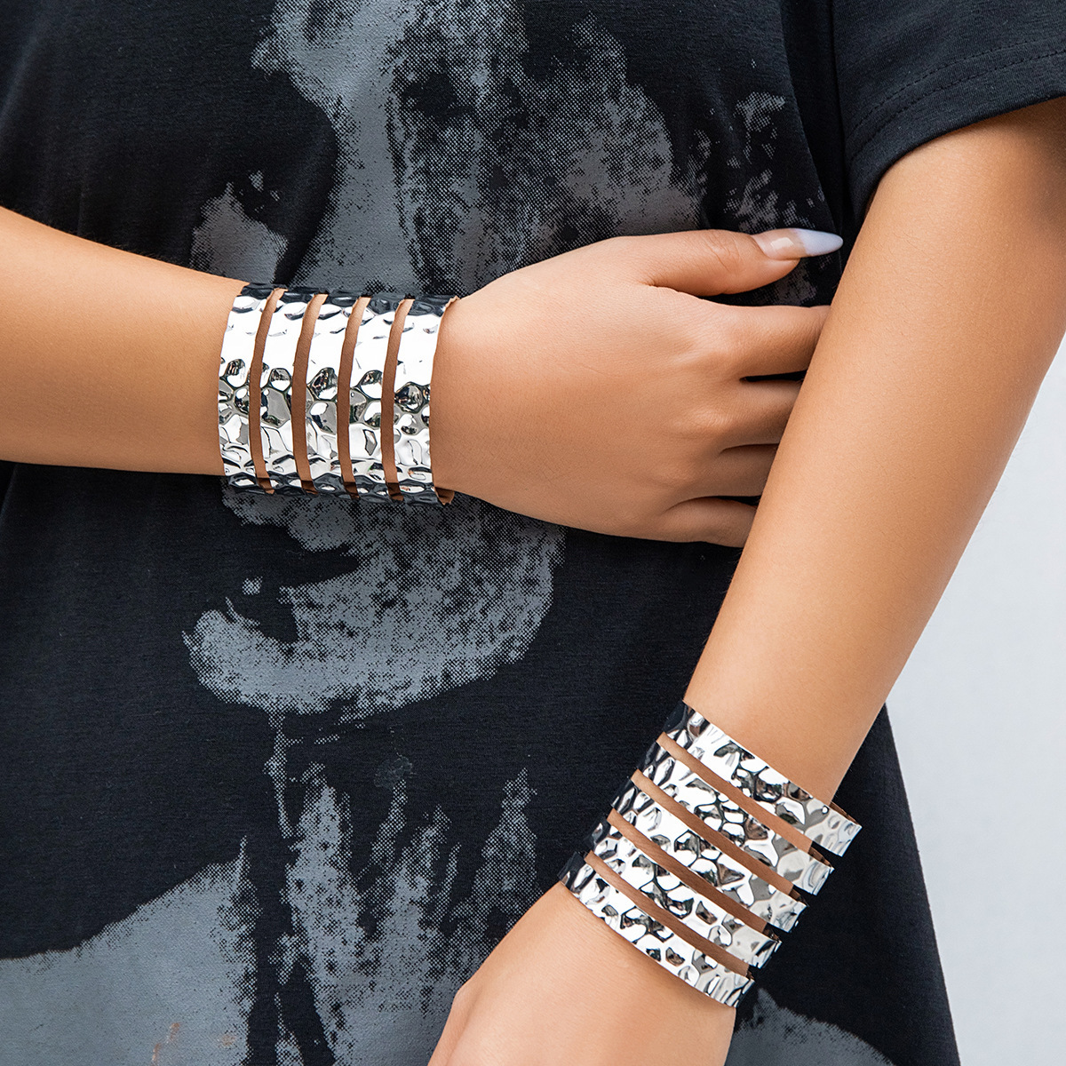 fashion Exaggerated punk wide face geometric with exaggerated accessories, liquid tapping pattern, hollowed out Woman es, and opening bracelet