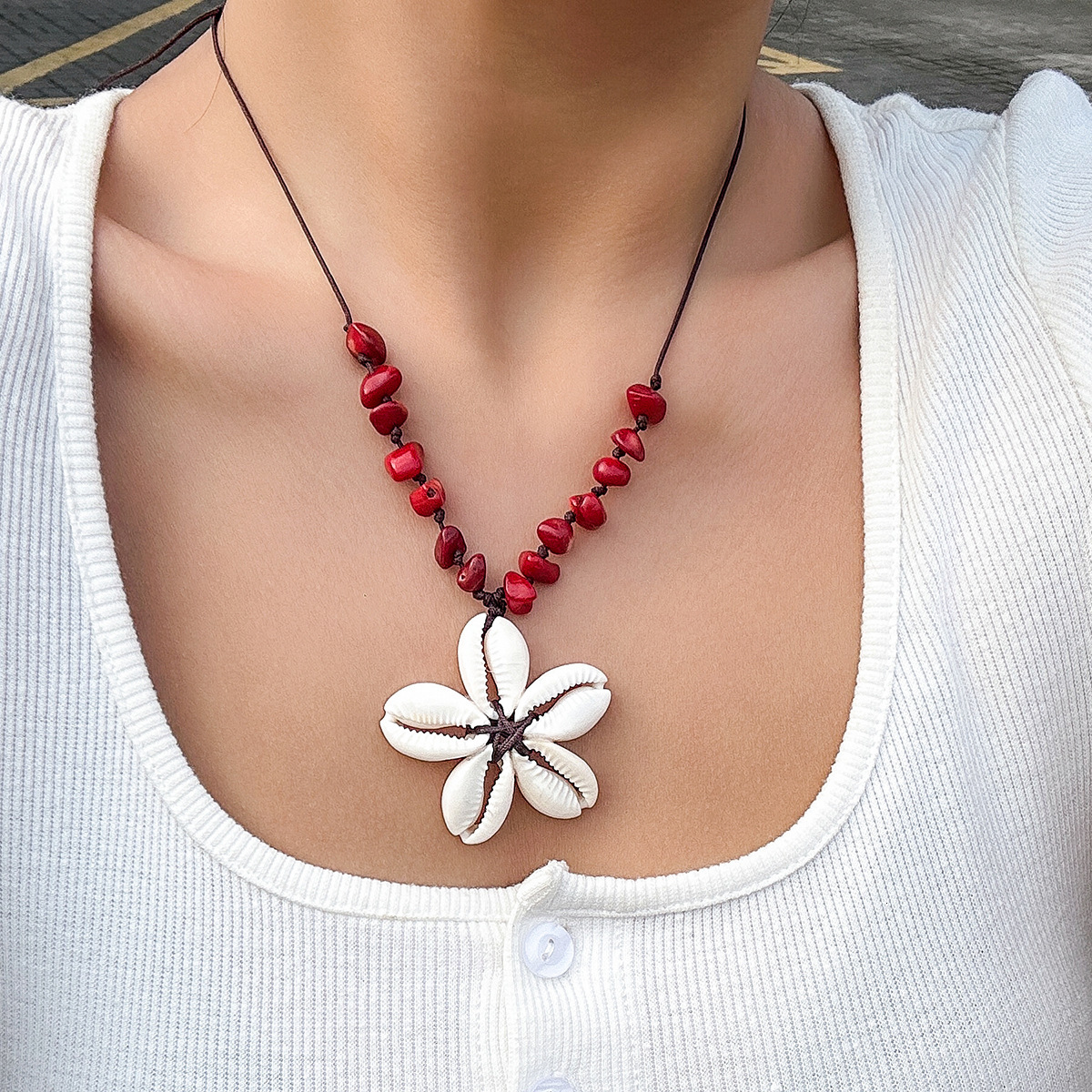 fashion Jewelry ethnic style beaded handmade woven with simple shell and crushed stone Woman wer necklace