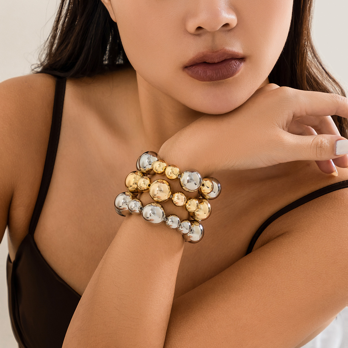 fashion Exaggerated punk color contrasting beaded neck accessories with a unique geometric ball personality Woman necklace