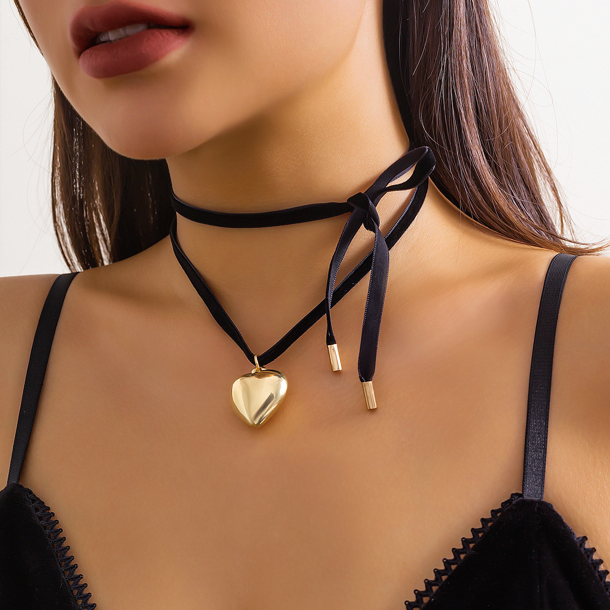 designer Jewelry Long Pull Love Choker Women's Versatile Heart shaped Pendant Veet fashion Lace Necklace