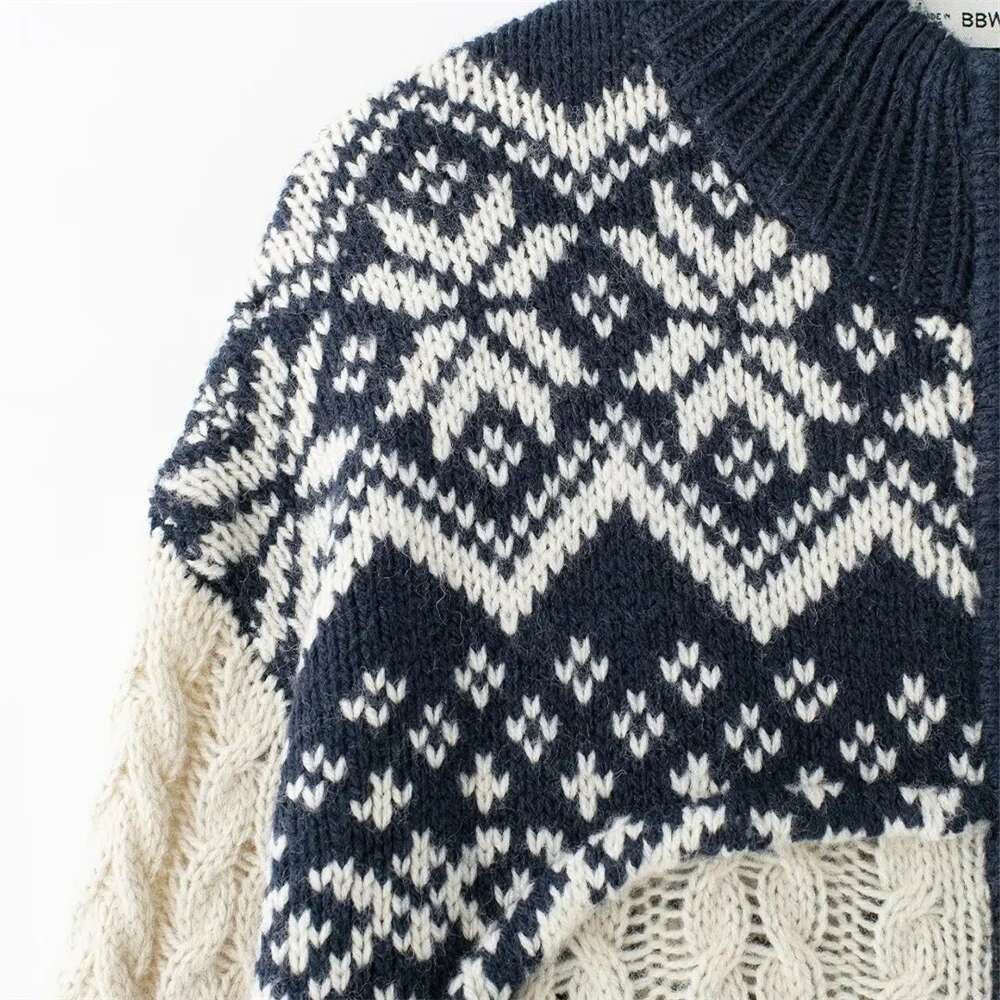 2025 Autumn New Women's Fashion Loose Collar Long Sleeve Zipper Eight Strand Jacquard Knitted Coat