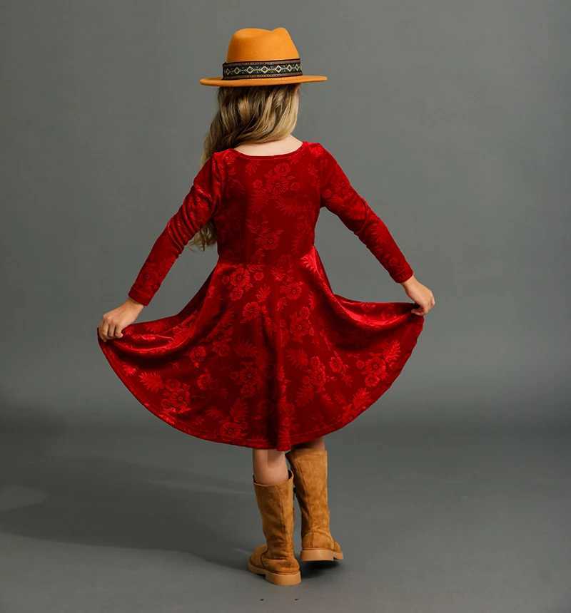 New Winter and Autumn Velvet Emed Dress for Preschool Girls Long Sleeve Swing A-Line Twist Skateboard Dress for 2-8 Years Z250214