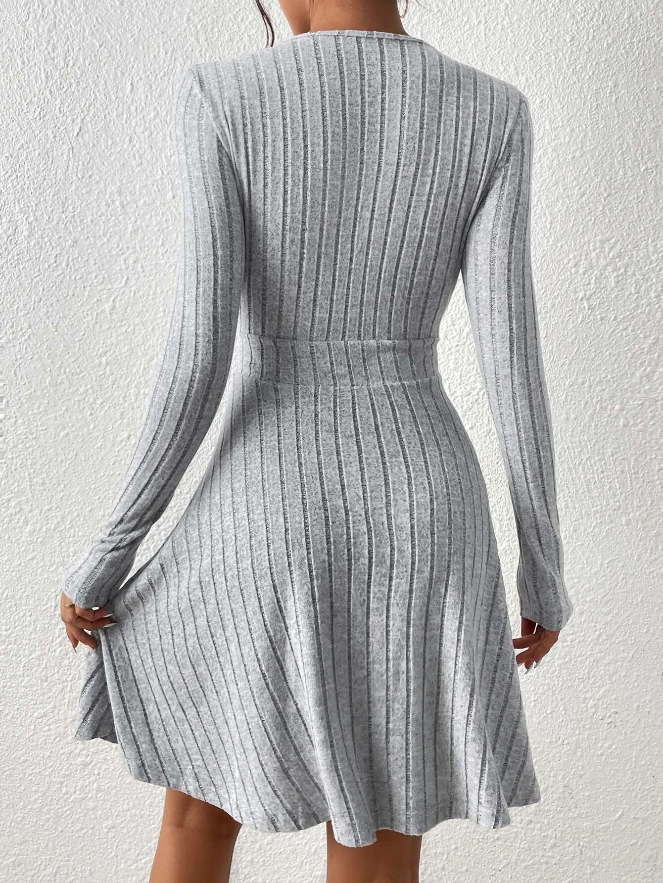 New For Autumn/Winter 2024 Women Knit Slim Sexy Bodycon V-Neck Long Sleeve Solid Casual Midi Sweater Dress