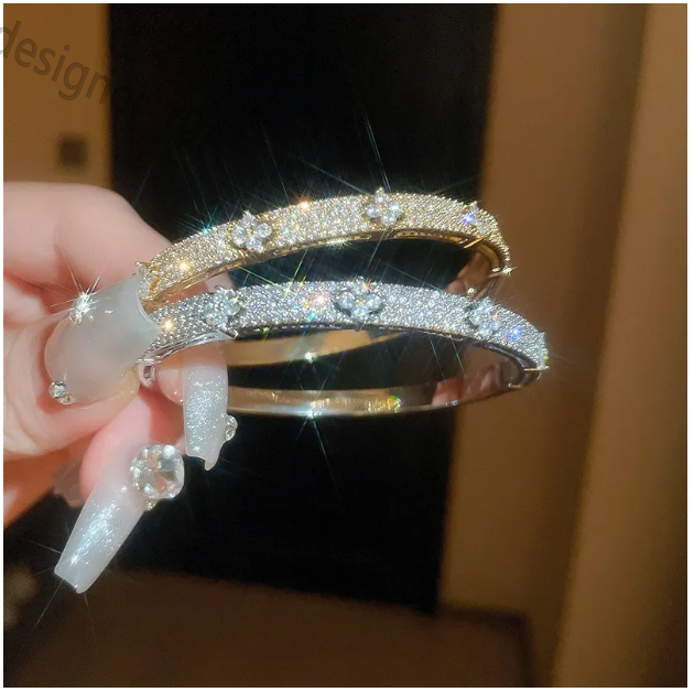 Luxury bracelet designer jewelry for women fashion moissanite four Clover desin Cuff copper Bangle luxury jewelry women lady party Valentine's Day gift