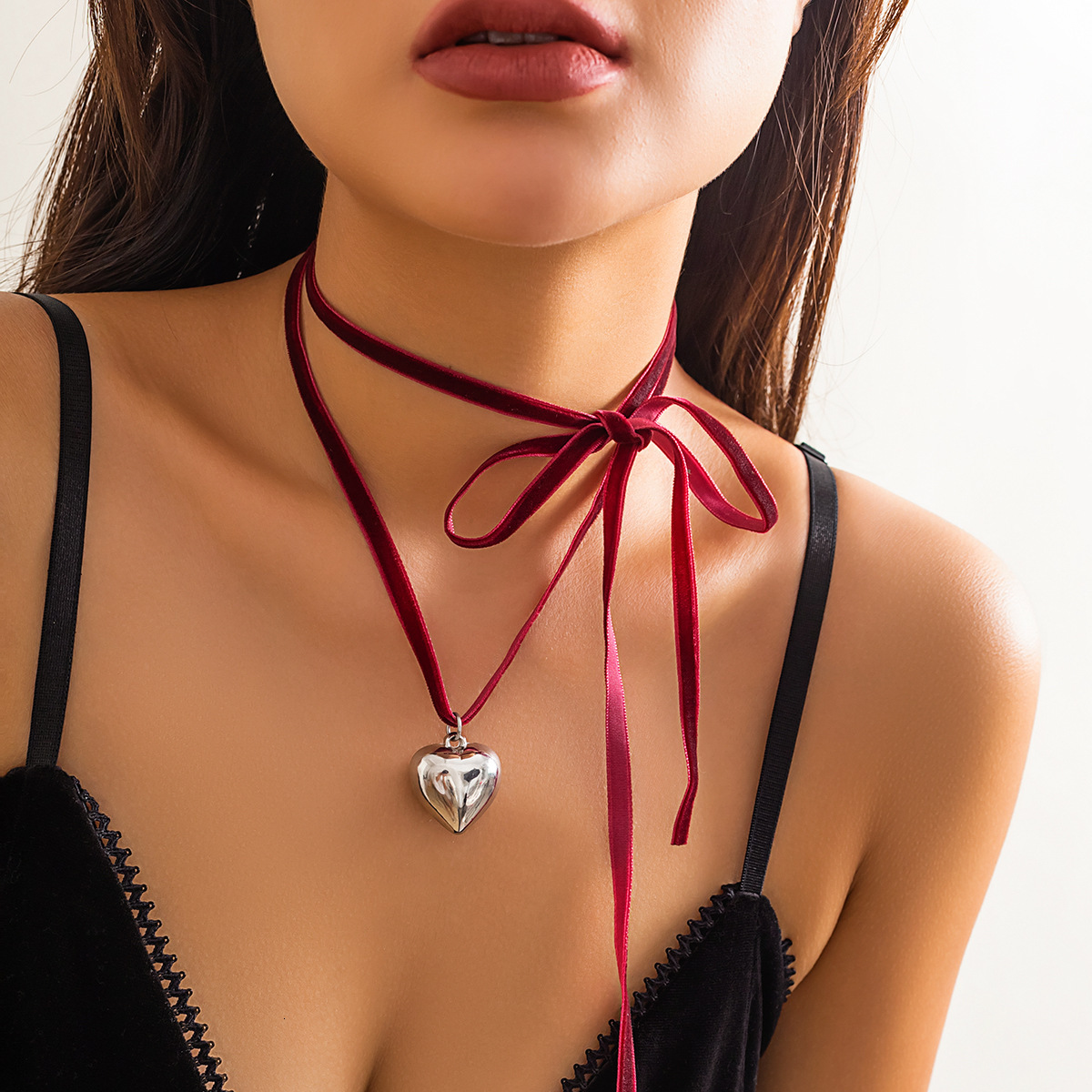 designer Jewelry Long Pull Love Choker Women's Versatile Heart shaped Pendant Veet fashion Lace Necklace