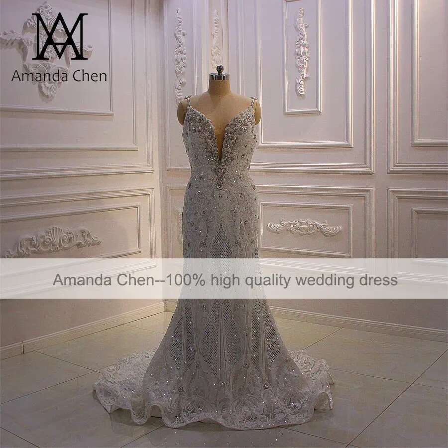 High Quality Custom Spaghetti Straps Wedding Dress with Lace Appliques and Detachable