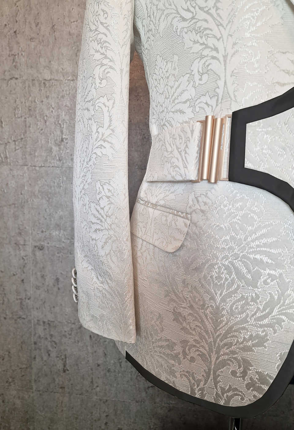 Fashion Wedding Tuxedos With Buckle 2 Piece Set Jacket Pants Jacquard Men Suits Shawl Lapel Handsome Groom Blazers Customized