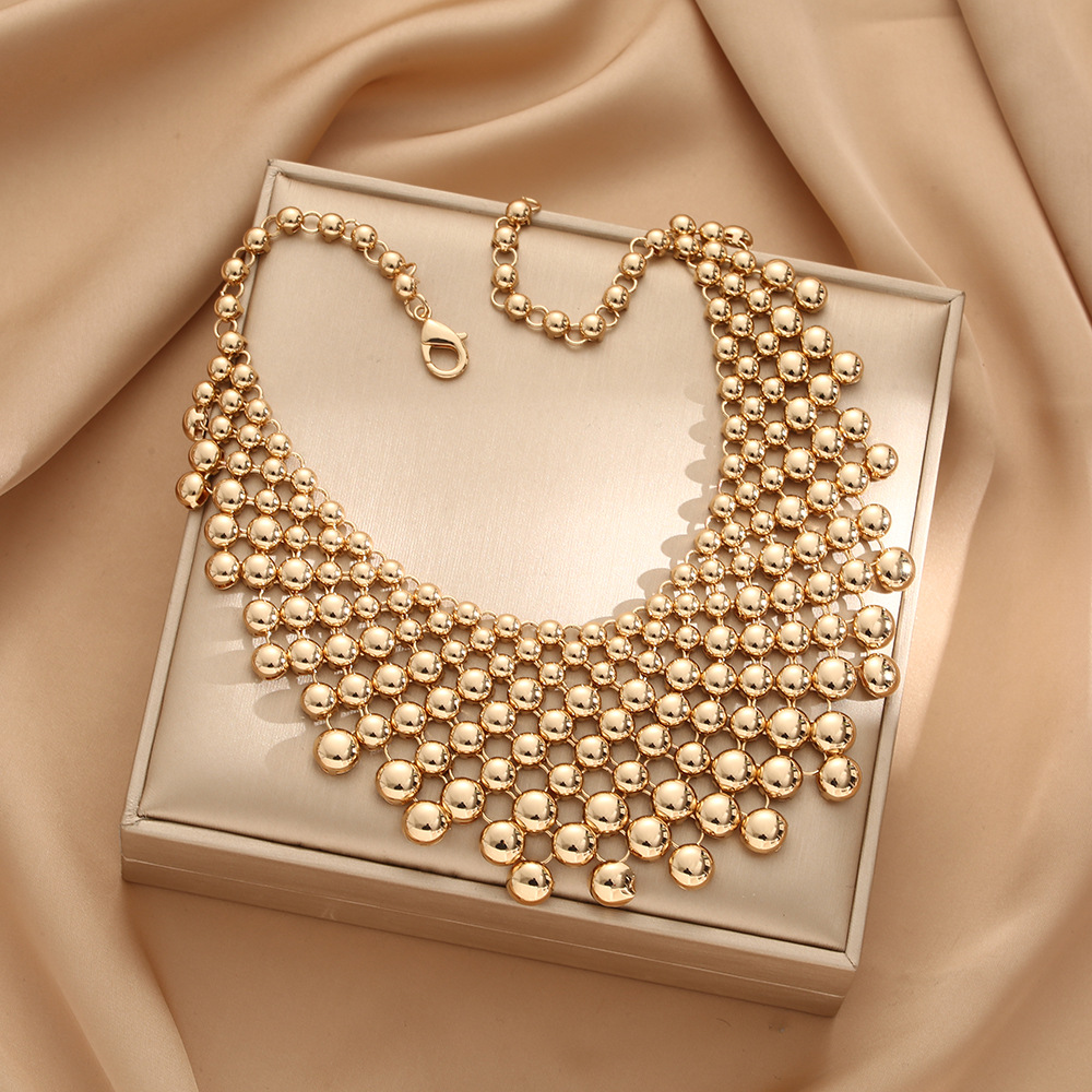 Trendy handmade necklace, fashionable bead punk exaggeration, oversized personality, female