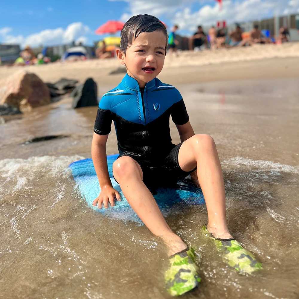 Childrens Wetsuit Boys 3MM Neoprene Short Sleeves Zip Front Thermal Warm Surfing Suit Girls Snorkeling Swimming Suit Swimwear Z250214-1