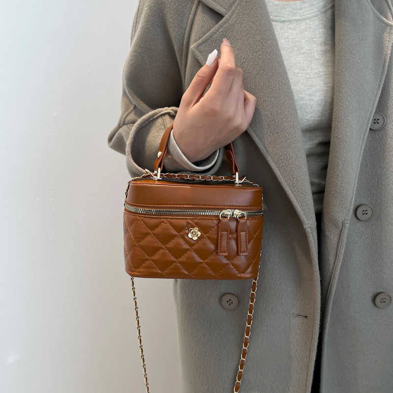 Designer Fashionable Xiaoxiang Feng Shui Bucket Bag for Women New Edition niche dia grid chain shoulder high-end mini crossbody bag