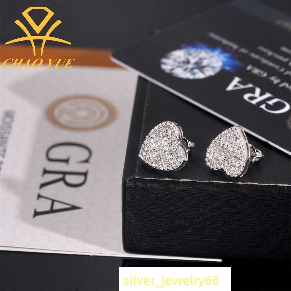 Super Yues new heart-shaped hip-hop earrings 925 silver v vs Mozambique trendy ins popular niche mens and womens earrings