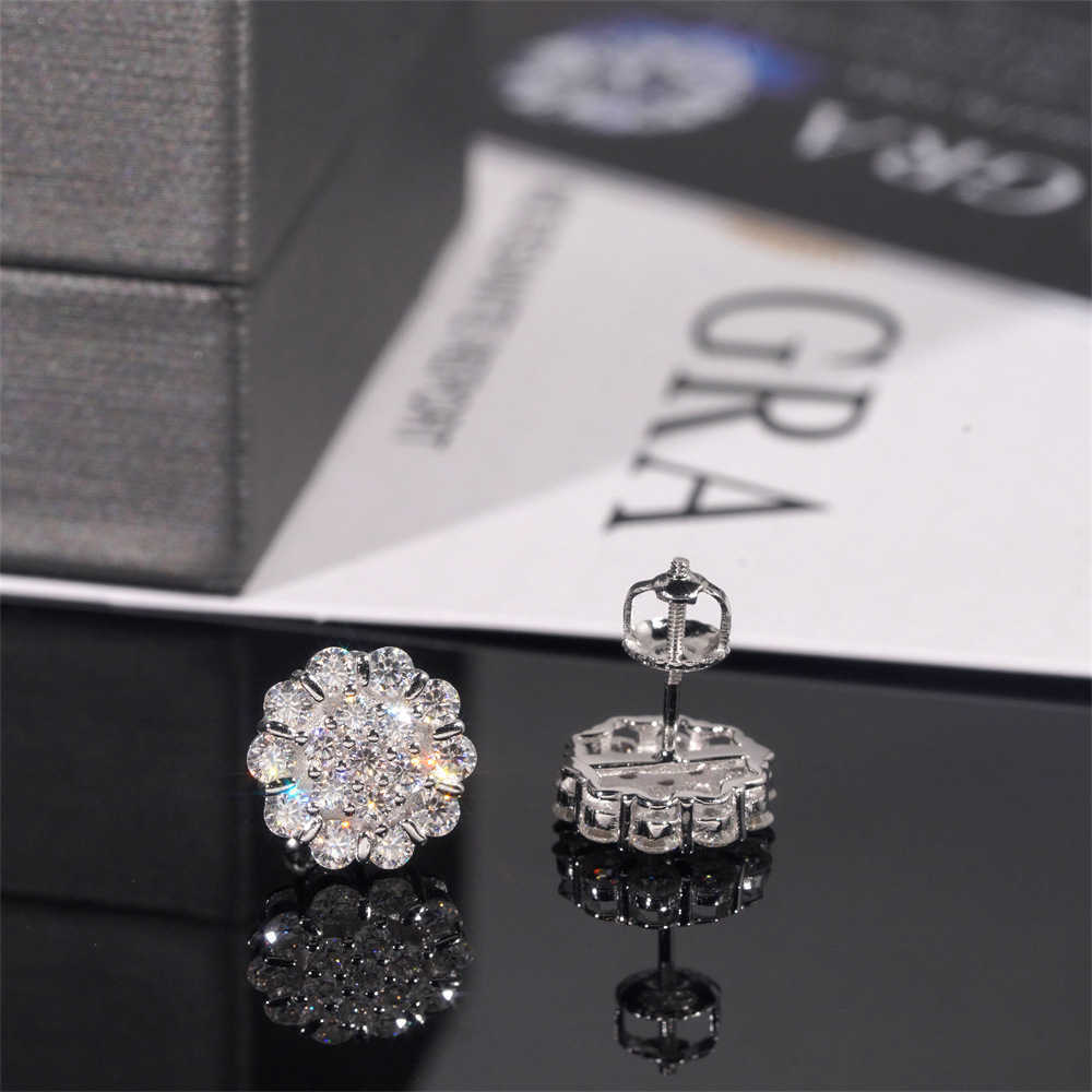 New product 925 silver D color 2.0mm moissanite flower design fashionable earrings straight exquisite jewelry