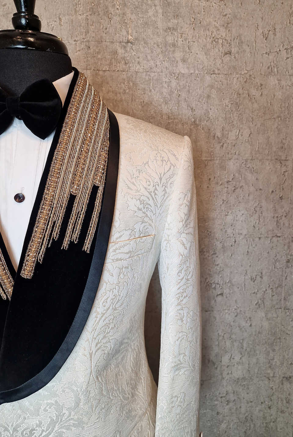 Fashion Wedding Tuxedos With Buckle 2 Piece Set Jacket Pants Jacquard Men Suits Shawl Lapel Handsome Groom Blazers Customized
